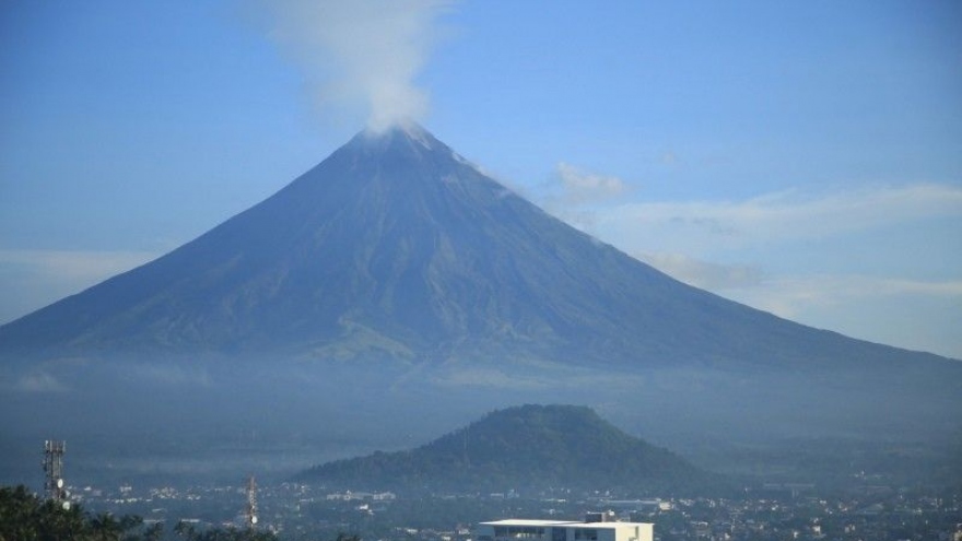 Philippines chuẩn bị trước khả năng núi lửa Mayon "phun trào nguy hiểm"